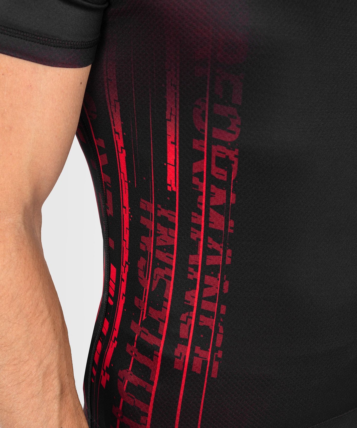 UFC VENUM PERFORMANCE INSTITUTE 2.0 MEN’S SHORT-SLEEVE RASHGUARD - BLACK/RED