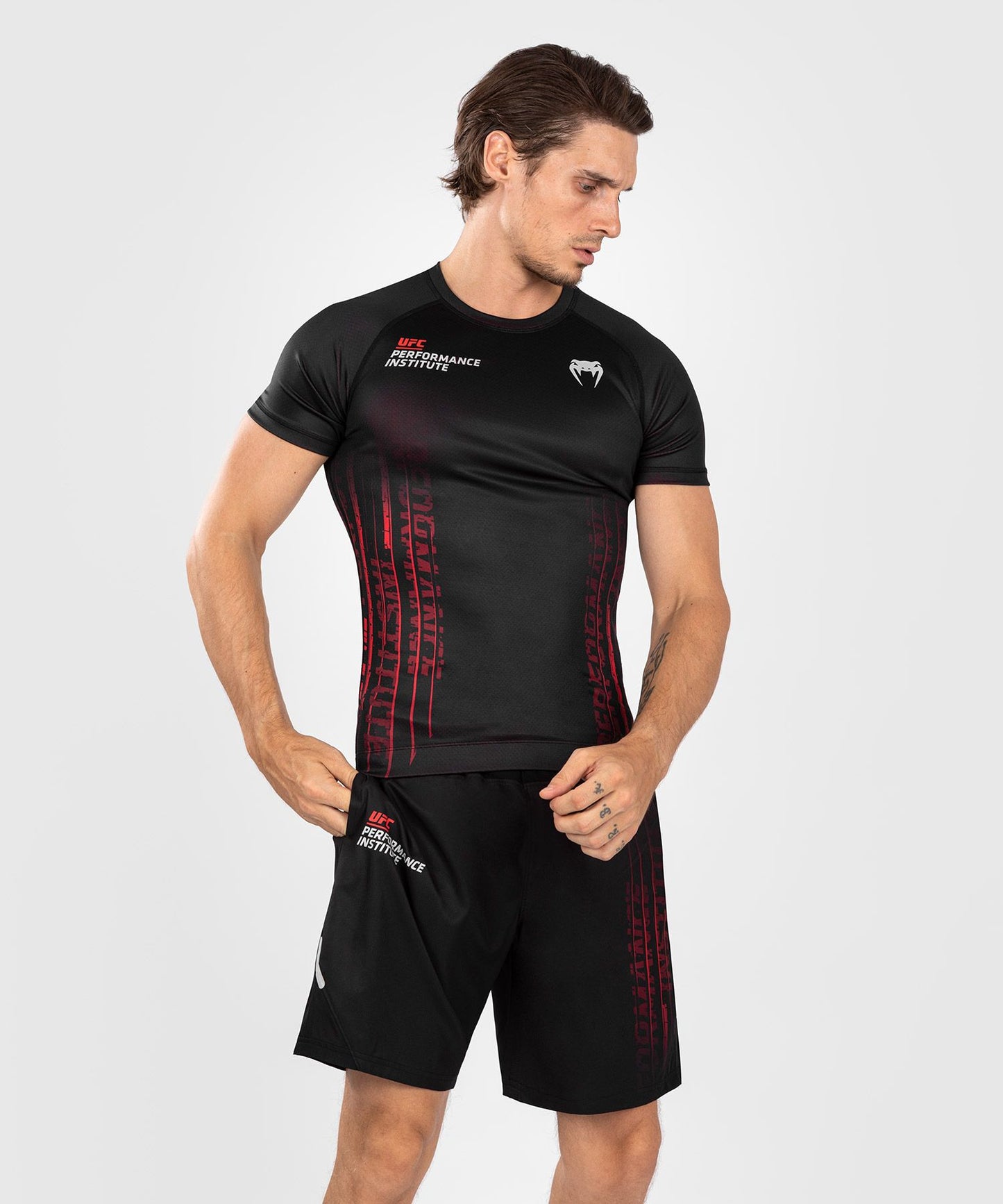 UFC VENUM PERFORMANCE INSTITUTE 2.0 MEN’S SHORT-SLEEVE RASHGUARD - BLACK/RED