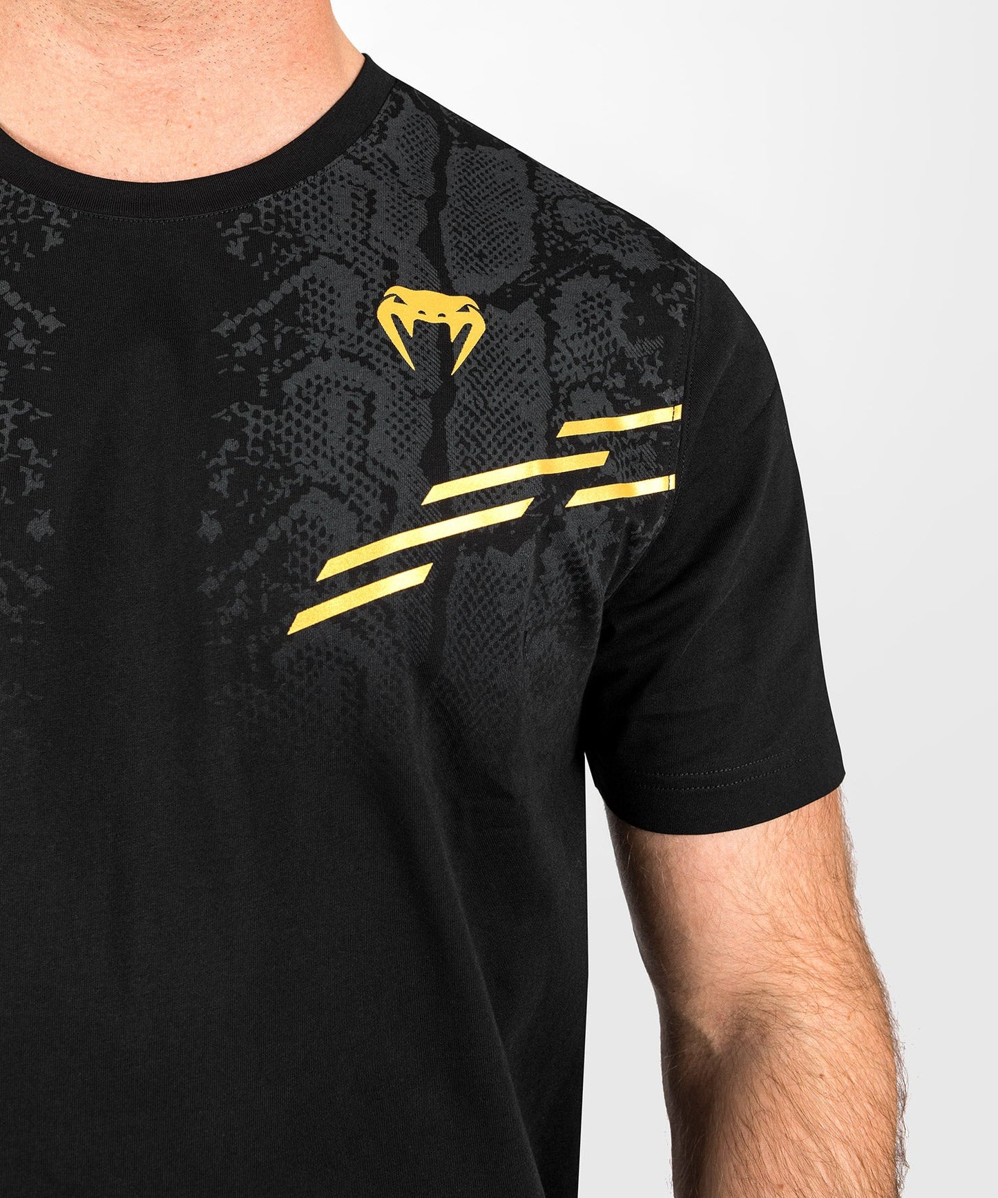 UFC ADRENALINE BY VENUM REPLICA MEN’S SHORT-SLEEVE T-SHIRT - CHAMPION