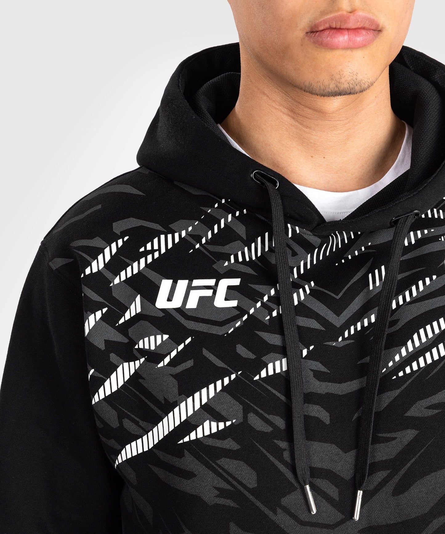 UFC Fusion by Venum Men’s Replica Pullover Hoodie - Black
